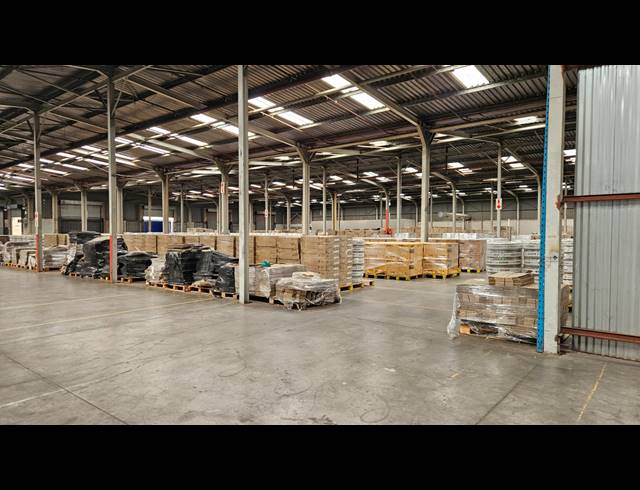 6,974M² WAREHOUSE TO LET IN HUGHES